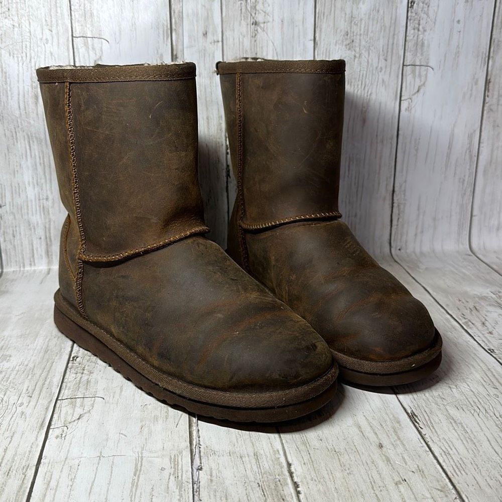Ugg Short Dark Brown Leather Water Resistant Winter Boots size 5